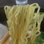 塩ラーメン専門店 KAZU - 歯応えしっかりウェーブ麺