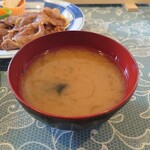 Shanthi - 老舗洋食屋ならではの、美味しいお味噌汁。