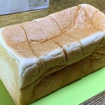 ヤオコーピノ - 料理写真:北海道産小麦のもっちり湯種食パン