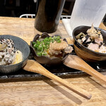 日本酒食堂SO-KEN - 3点盛り（メニュー名は適当）
ブルーチーズバナナ、鳥手羽南蛮漬け、鶏肉と海苔の煮物