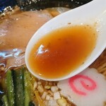 麺屋 藤 - 醤油ラーメンのスープ