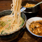 三代目まるびや中華 - 麺リフト