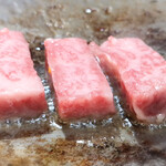 味鉄 - サーロイン焼いてもらってます(1/3)