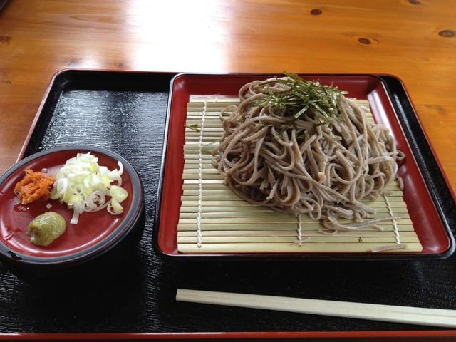 岩洞 湖 レスト ハウス