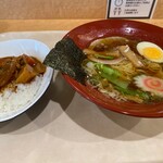 Minatokuyakushoresutorampoto - 醤油ラーメン・半カレーセット700円