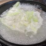 韓国家庭料理・居酒屋　俊ちゃん - グツグツ熱々のソルロンタンスープ
