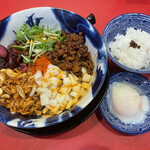 担担麺専門店 DAN DAN NOODLES. ENISHI - 坦々麺と温玉と〆ご飯