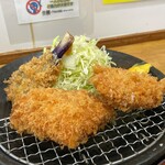 とんかつ 栄ちゃん - 大きいの2個あるよ