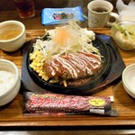 ミスター・バーク - 焼き立てハンバーグ（ご飯、スープ、サラダ付き）