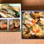 ゆしま扇 松屋銀座店 - 二段重ね弁当
                                タイムサービスで950円（税込1026円）