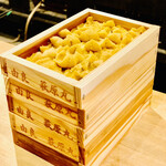 富小路 やま岸 - ◎淡路島・由良で獲れる赤ウニは日本一美味いと言われる幻のウニ。