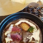 YR CAFE by恵比寿楽園テーブル - ブルレア牛カツのチーズカレーシチュー