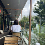 アダムス オーサム パイ - こちらが、先週の『ハコヅメ』で永野芽郁ちゃんが
            
            座っていたテラス　眺めがとてもよろしい