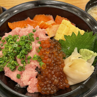 寿々家 岩槻本店 - 寄りの三色丼　¥1,650