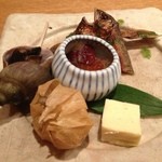 はなれ 味重 - 天然鮎の自家製一夜干し、筋子、出汁巻、つぶ、ほうずきの実