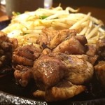 ひごの屋 - 地鶏のサイコロステーキ『ぼうぼう焼』924円
            特別、天草大王バージョン！
