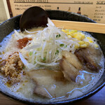 Tonkotsu miso senmon momomi - 