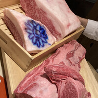 肉屋 雪月花 NAGOYA - 神戸牛サーロイン　田中畜産　38ヶ月肥育
                    特産 松阪牛シャトーブリアン　濱口和人　47ヶ月肥育