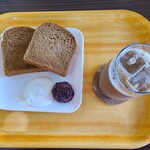 BAKERY&Cafe ambitious - 黒糖パンセット(500円)です。