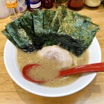 Oozakura - ラーメン820円麺硬め。海苔増し100円。