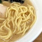 大桜 - 麺はツルっとして弾力のある中太麺。