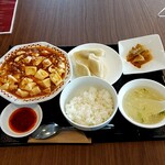 餃子工房 千松瀧 - 麻婆豆腐セット880円＋水餃子3個220円