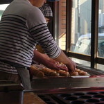 さのや 今川焼店 - 2011年11月　再訪問　　くろあん・しろあん
      各3ケ　130円×6＝780円