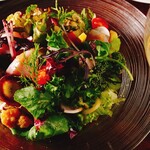 Aizbar - 《定番》本日の彩り野菜と鮮魚のサラダ仕立て(季節によって野菜の種類が変わります)