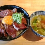 赤身肉・塩ホルモン 天平 - 「ハラミ丼(150g)肉スープ付」930円