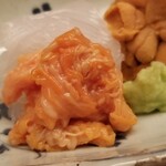 緒方 - ⑤半生このこ(福井県小浜産)(海鼠の精巣・卵巣)
      産卵期は春～初秋、旬は冬
      海鼠は赤、黒、青とあるが生息域が違うだけで全て同じ真海鼠ですが、味わいが異なります
      軟らかくて臭み無く、旨みが増しています