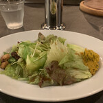ミセス・ダダ - サラダ。120円とは思えない。