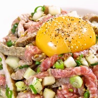 黒毛和牛炙り塩ユッケ