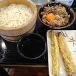 丸亀製麺 - 釜揚げうどん並、神戸牛焼肉丼、ちくわ天、ごぼう天