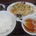 壽苑 - 肉野菜炒め定食 950円