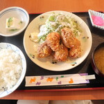 手作り居酒屋 たぬき - ランチの鶏唐揚げ定食