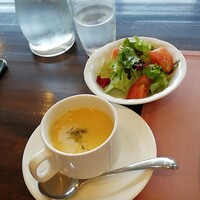 厳選洋食さくらい - コーンポタージュとサラダ