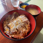 富士食堂 - 同僚のかつ丼
半端ないボリューム