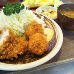 双葉 - 日替わりチキンカツ・帆立フライ定食1000円　豚汁付