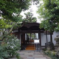 HATSUNEYA GARDEN - 玄関に お出迎え してくれました 