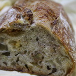 ブーランジェリー　ジン - クルミとイチジクのパン　