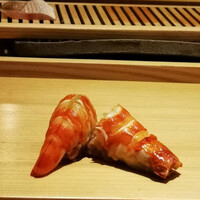 鮨 よし田 - 海老はカットしたタイプ　五島産