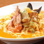 ボンジョルノ - 魚介のブイヤベース　フェットチーネ
