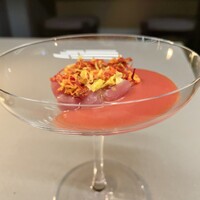 nol - カツオとトマト：カツオのタルタル カツオの香りを纏わせたトマトのエキスのジュレ フルーツトマトのピューレ ナスタチウムの花