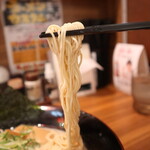 壱角家 - 博多ラーメンの麺