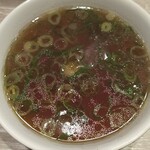 再来軒 - ラーメンスープ。チャーハン頼むと付く模様