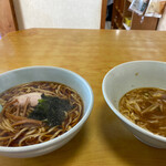 朝日屋 - 焼き大、食べ終わる頃、支那そば登場❗️