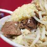 ラーメン二郎 - 豚の厚み