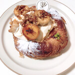 ファイブラン - バナーヌ（400円）ほんのりキャラメルクリームとバナナがトッピング。