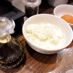 櫻井中華そば店 - 寿雀卵の卵かけご飯