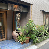 みかわ 是山居 - 眼福の玄関